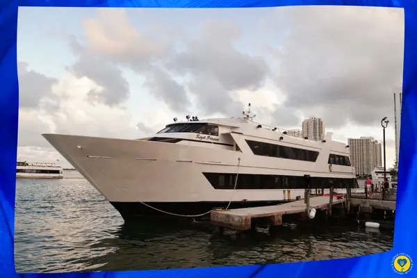 Ukrainian Halloween boat in Miami, photo 1
